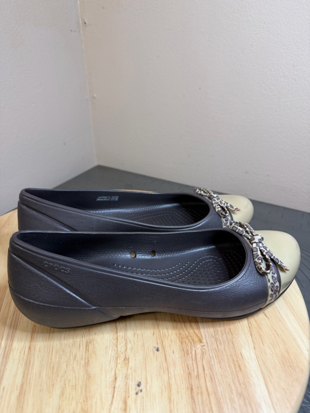 Crocs women’s ballerina flat shoes